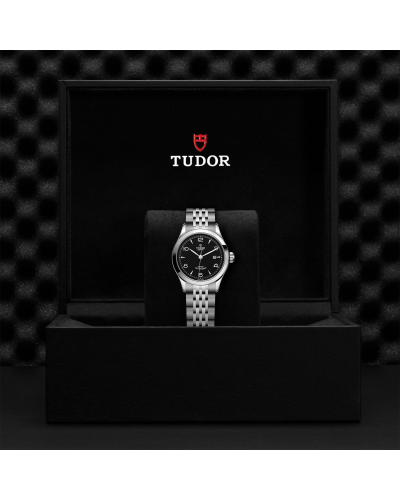 Tudor 1926 28 mm steel case, Black dial (watches)